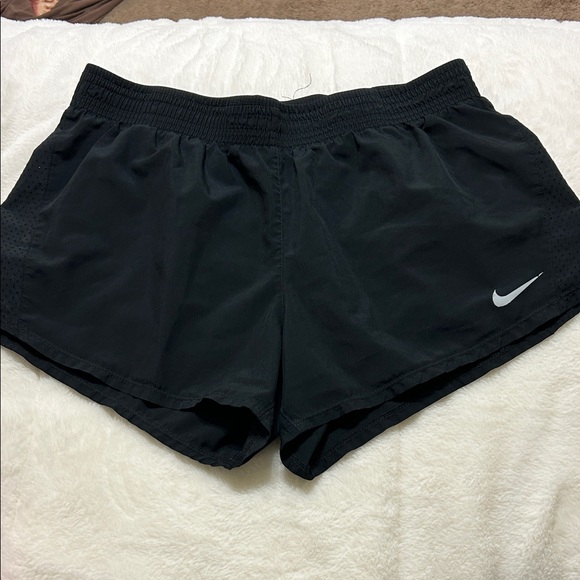 Nike Women's Black Athletic Shorts - Picture 1 of 1